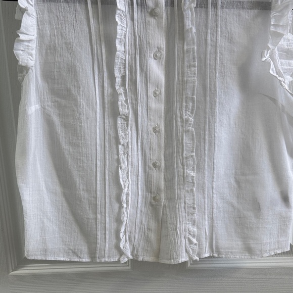 Express-NWOT- Sleeveless White Ruffle Blouse - Picture 5 of 6